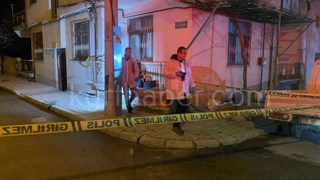 Gece Yarisi Tufekle Ates Actilar Apartman Ve Otomobil Zarar Gordu9