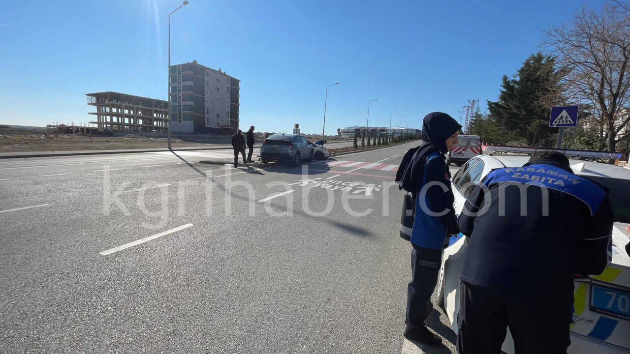 Iki Aracin Carpistigi Kazada Ortalik Savas Alanina Dondu2