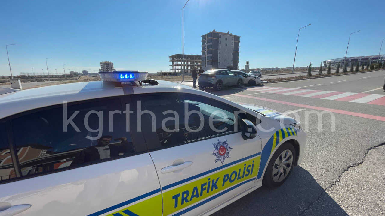 Iki Aracin Carpistigi Kazada Ortalik Savas Alanina Dondu3