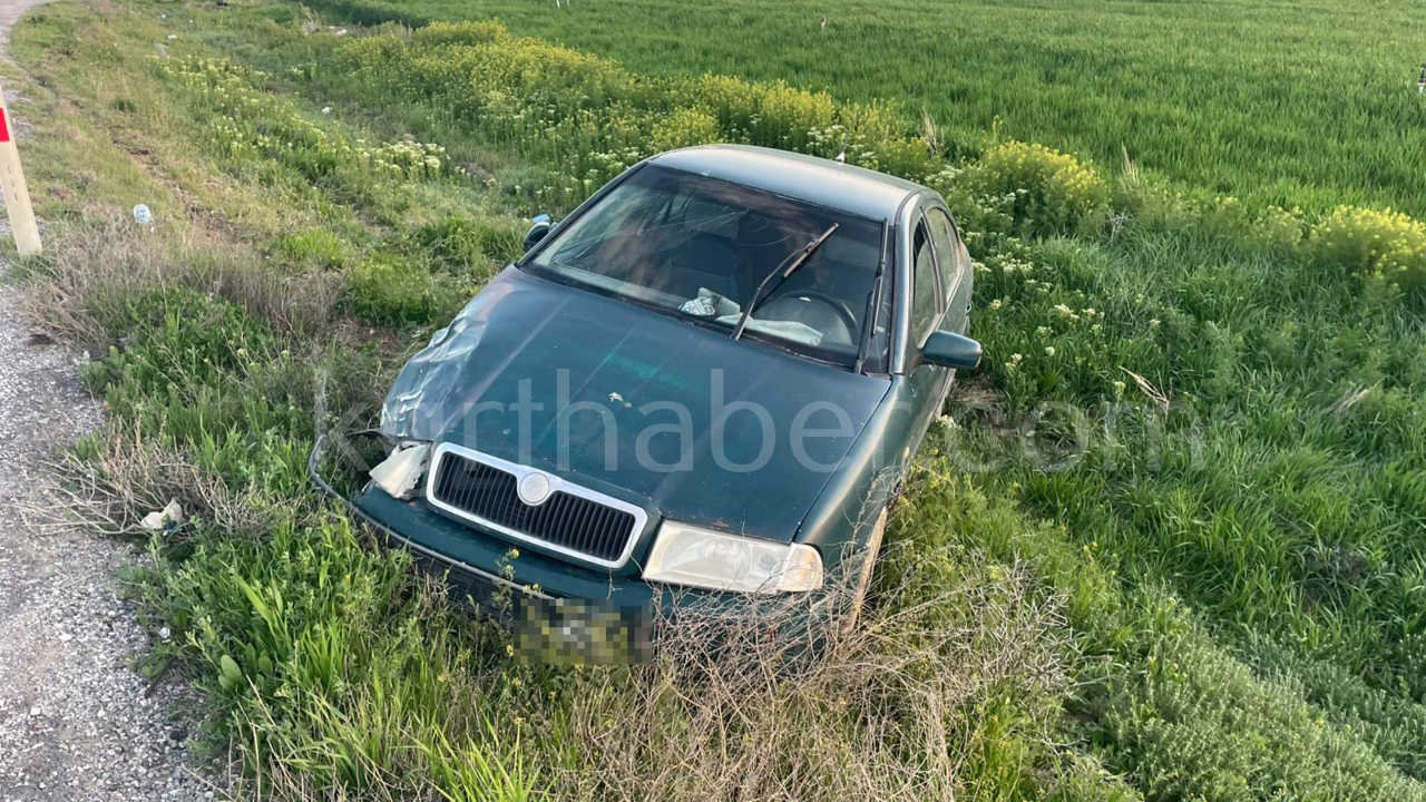 Karaman Kilbasan Yolunda Iki Otomobil Carpisti 3 Yarali6