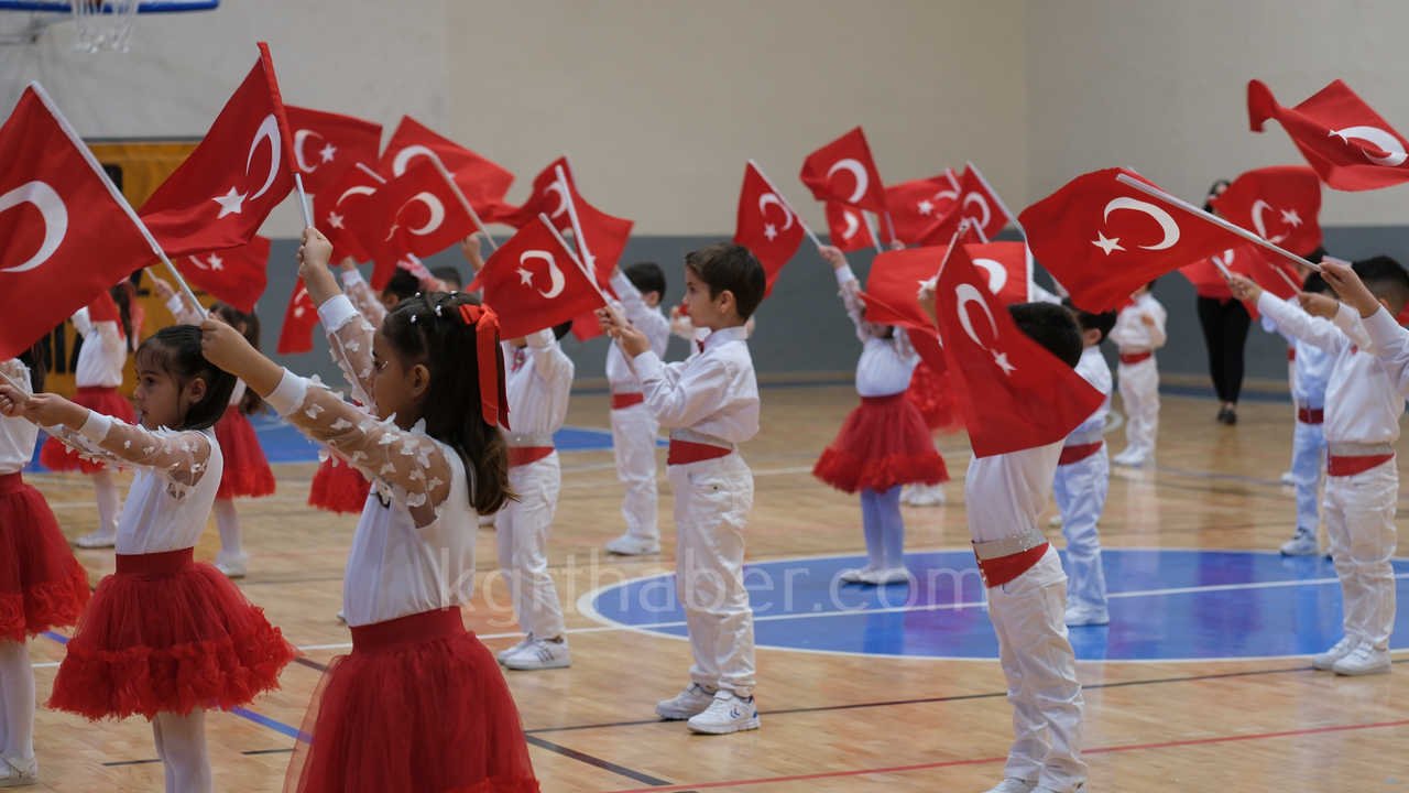 Karamanda 23 Nisan Coskusu Renkli Goruntuler Ortaya Cikti12-2