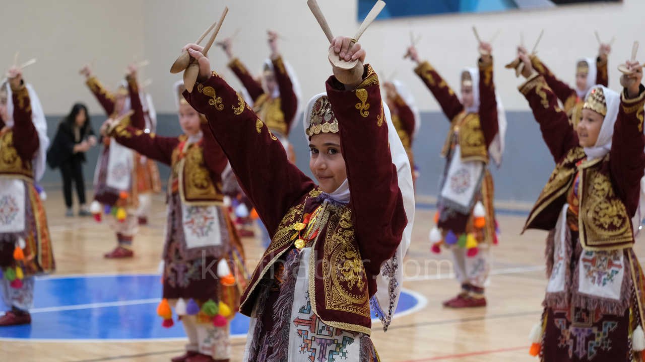 Karamanda 23 Nisan Coskusu Renkli Goruntuler Ortaya Cikti4-2