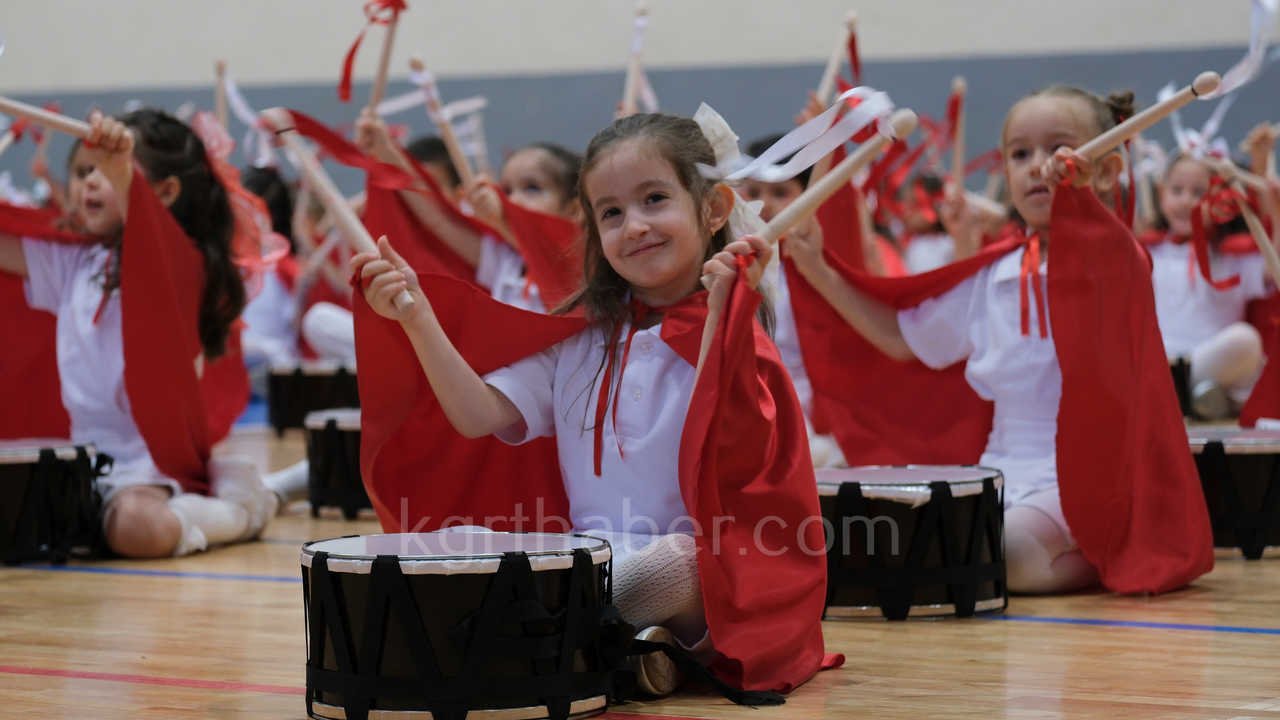 Karamanda 23 Nisan Coskusu Renkli Goruntuler Ortaya Cikti6-2