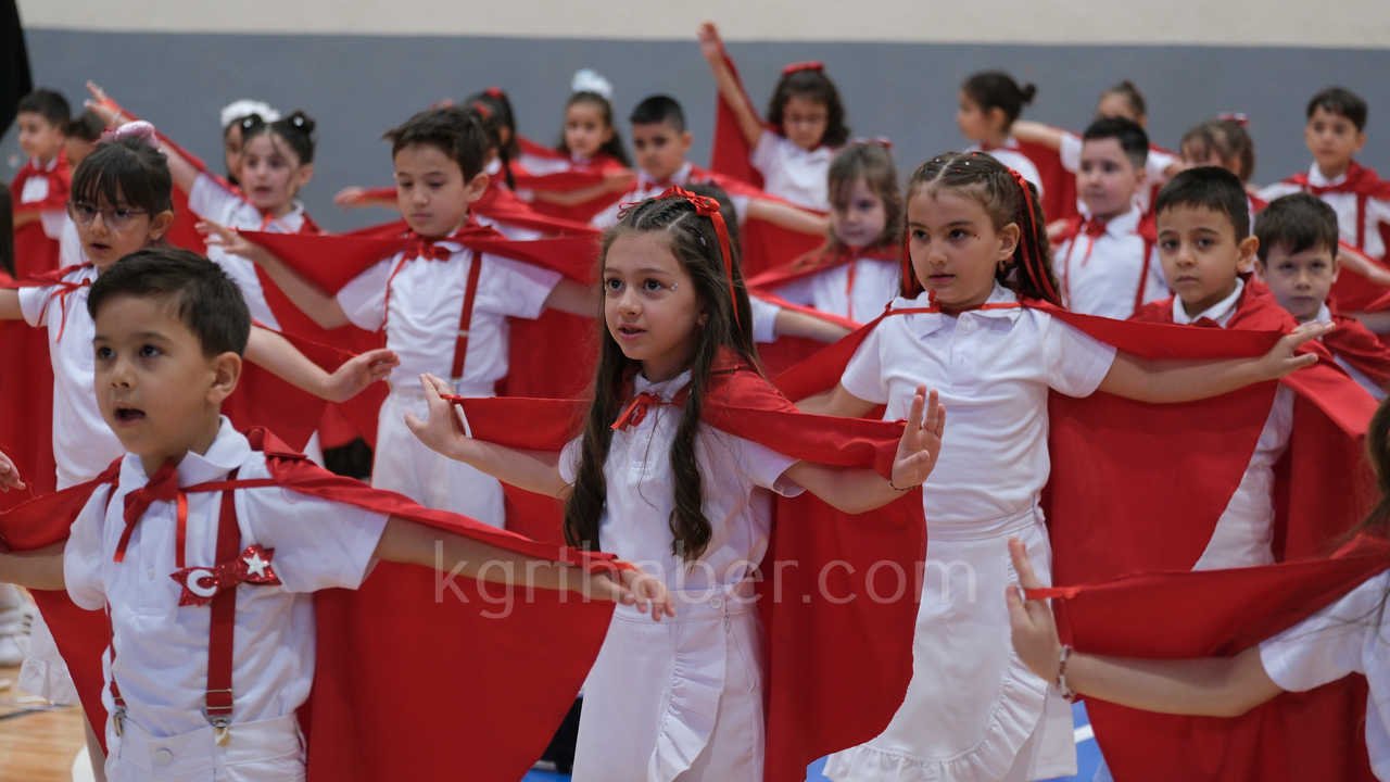 Karamanda 23 Nisan Coskusu Renkli Goruntuler Ortaya Cikti8-2