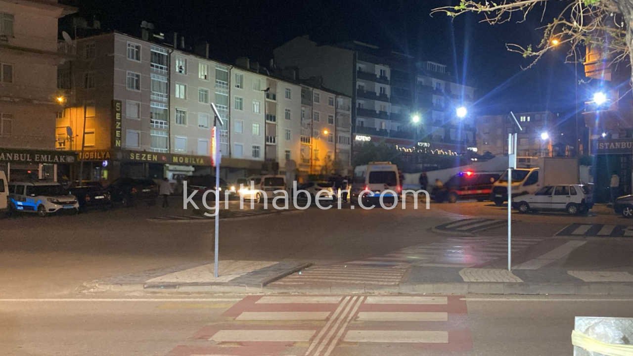 Karamanda Hareketli Dakikalar Bicakli Kavga Ihbari Ekipleri Alarma Gecirdi0