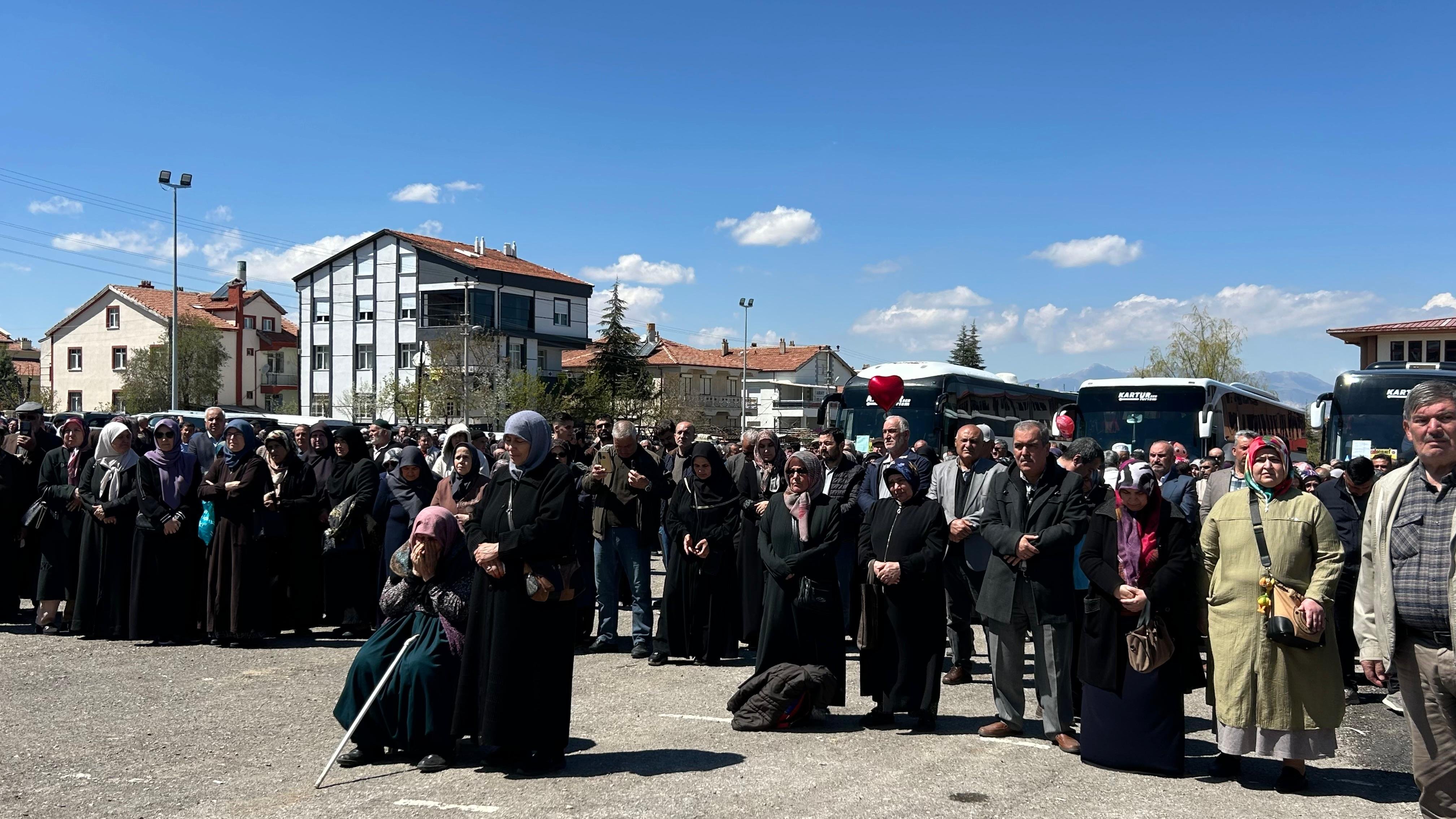 Karamanda Ilk Haci Kafilesi Dualarla Ugurlandi (4)