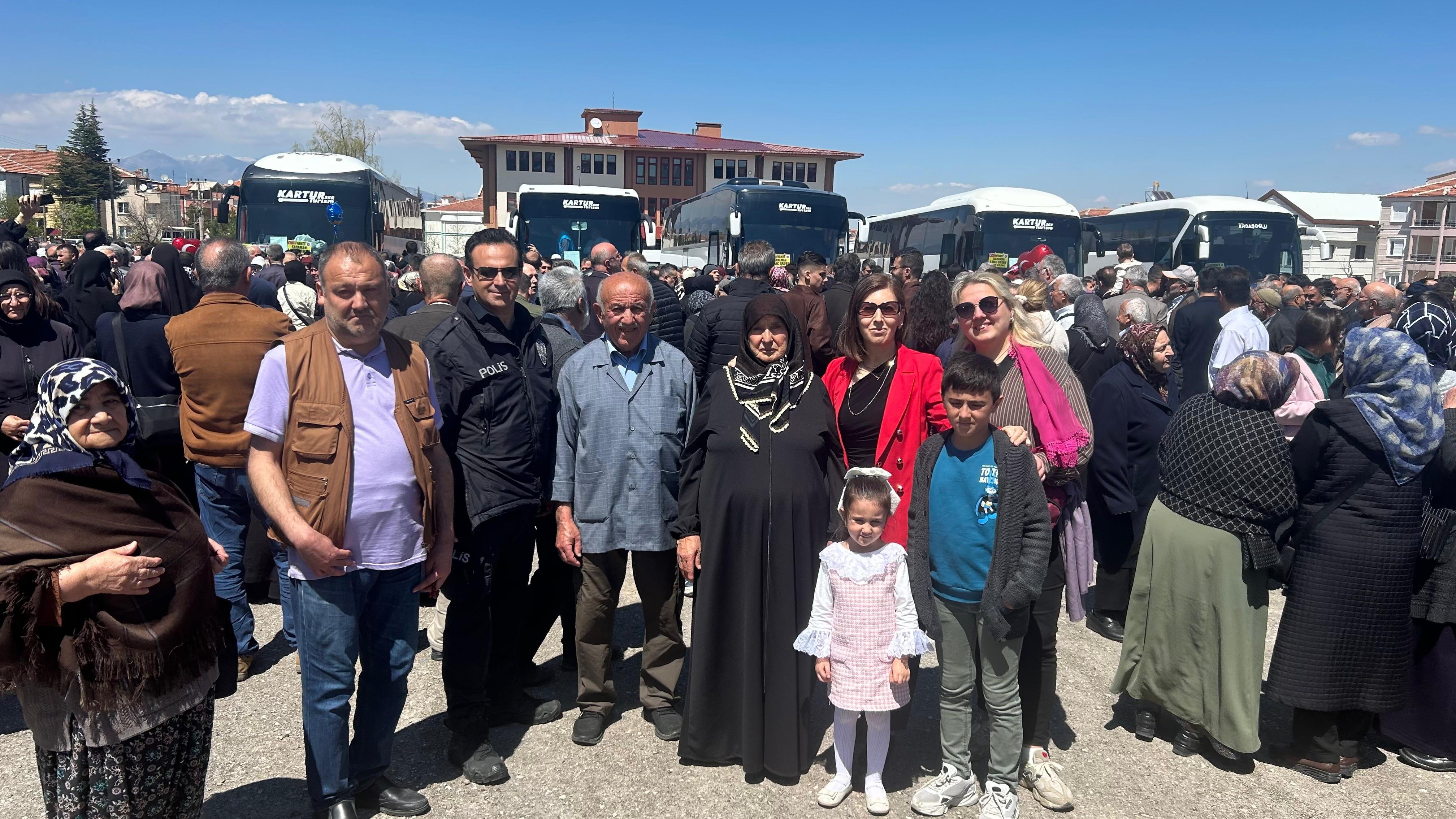 Karamanda Ilk Haci Kafilesi Dualarla Ugurlandi (8)