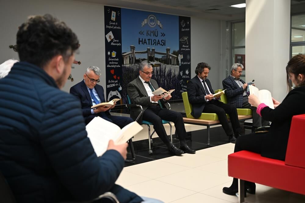 Karamanda Kitap Tutkunlarina Odul2