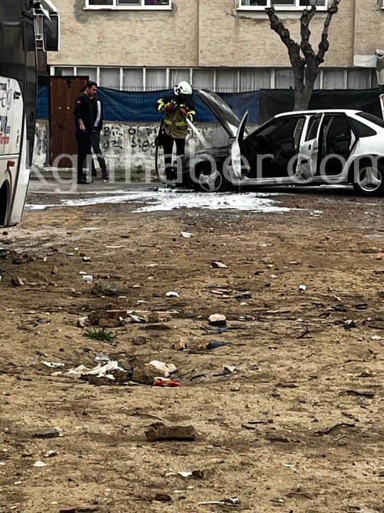 Karamanda Korkutan Arac Yangini Otomobil Kullanilamaz Hale Geldi60