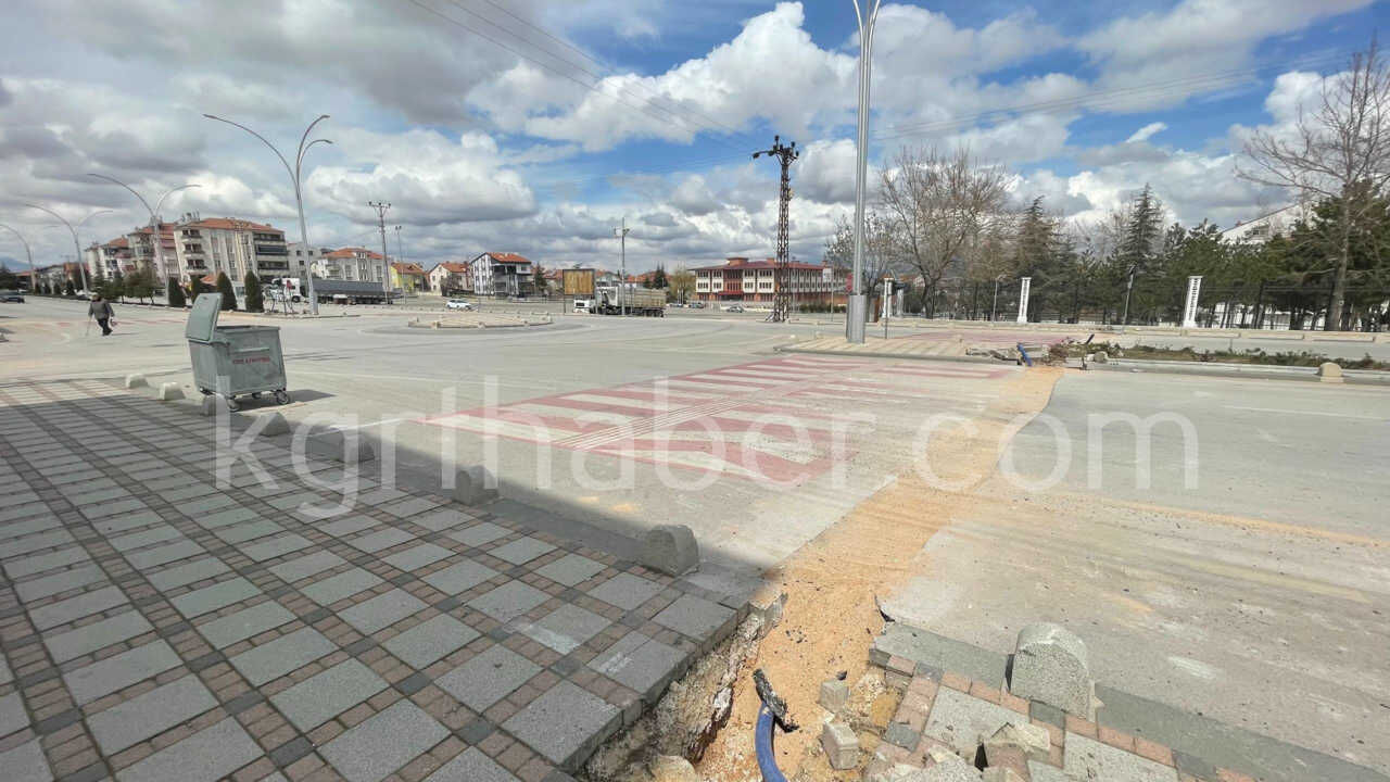 Karamanda O Kavsakta Trafik Isiklari Icin Dugmeye Basildi7