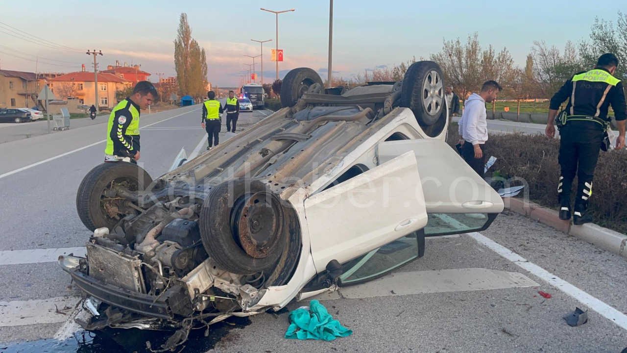 Karamanda Otomobil Takla Atti 2 Kisi Olumden Dondu1