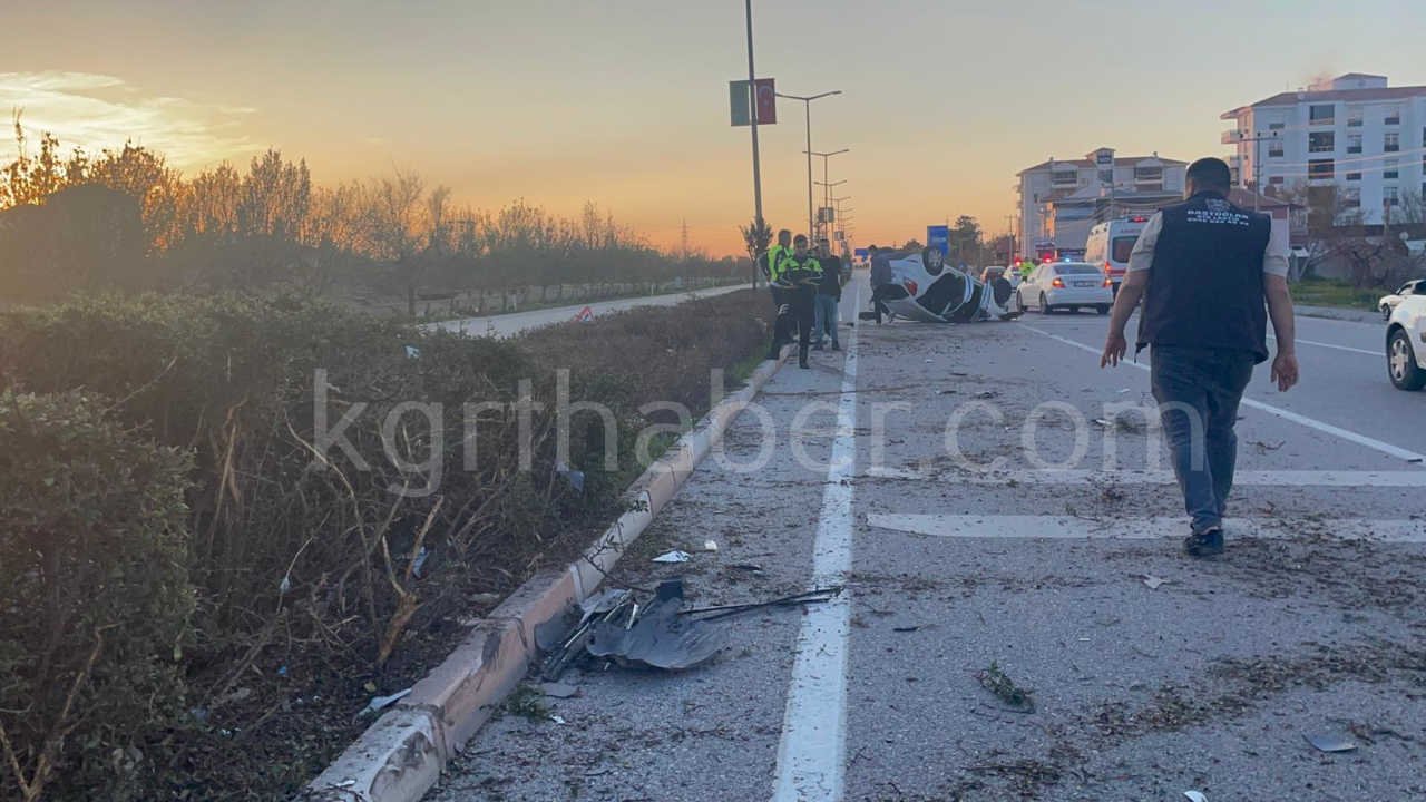 Karamanda Otomobil Takla Atti 2 Kisi Olumden Dondu11