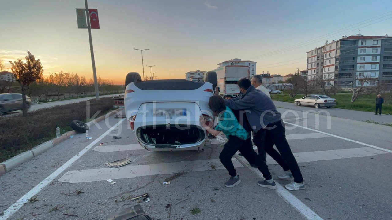 Karamanda Otomobil Takla Atti 2 Kisi Olumden Dondu3