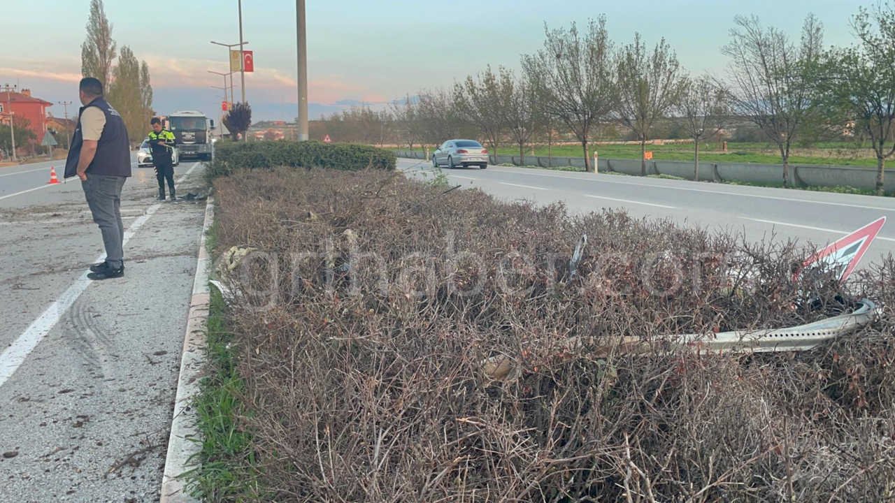 Karamanda Otomobil Takla Atti 2 Kisi Olumden Dondu7