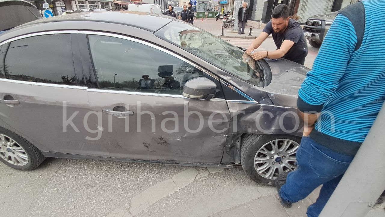 Karamanda Para Nakli Araci Ile Otomobil Carpisti0