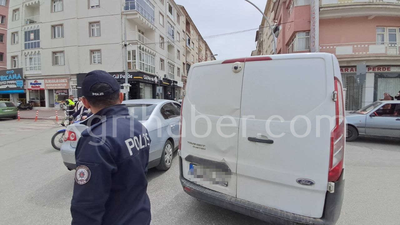 Karamanda Para Nakli Araci Ile Otomobil Carpisti2