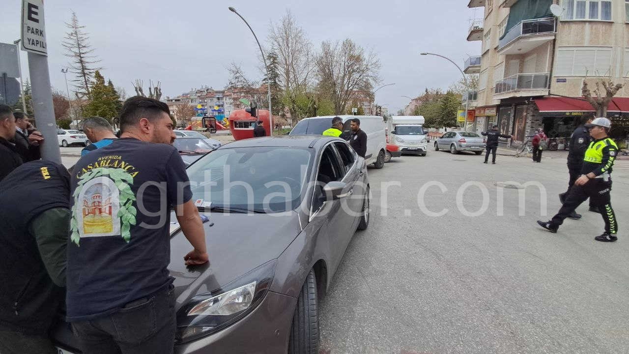 Karamanda Para Nakli Araci Ile Otomobil Carpisti7