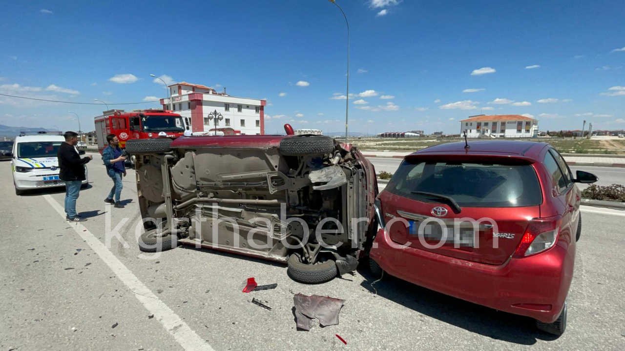 Karamanda Park Halindeki Araca Carpan Otomobil Devrildi 1 Yarali0