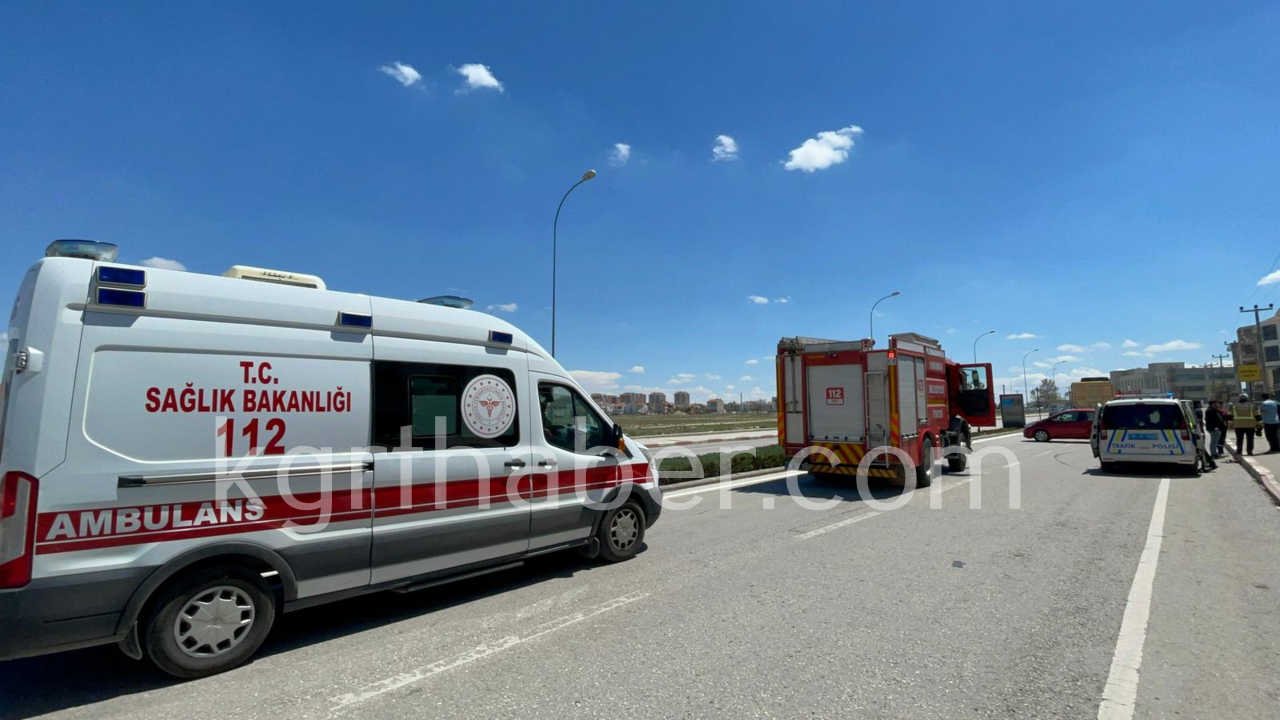 Karamanda Park Halindeki Araca Carpan Otomobil Devrildi 1 Yarali3