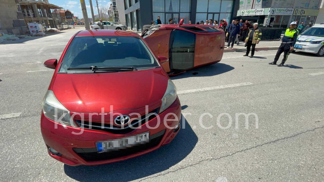 Karamanda Park Halindeki Araca Carpan Otomobil Devrildi 1 Yarali7