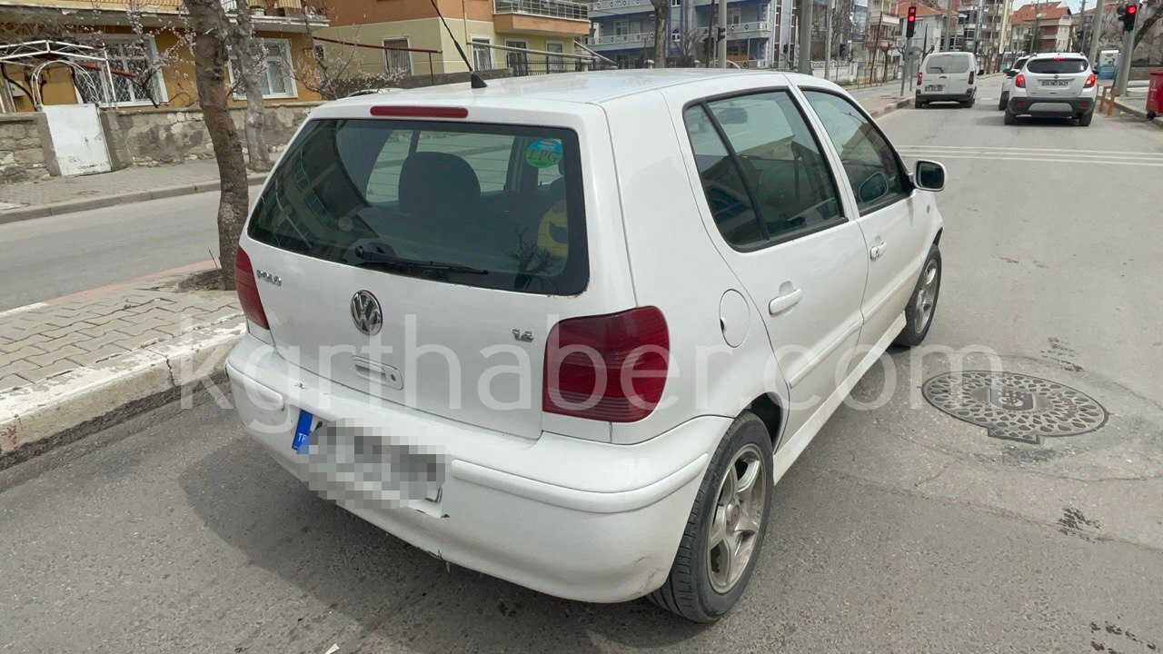 Karamanda Trafik Isiklarinda Zincirleme Kaza 3 Arac Birbirine Girdi0