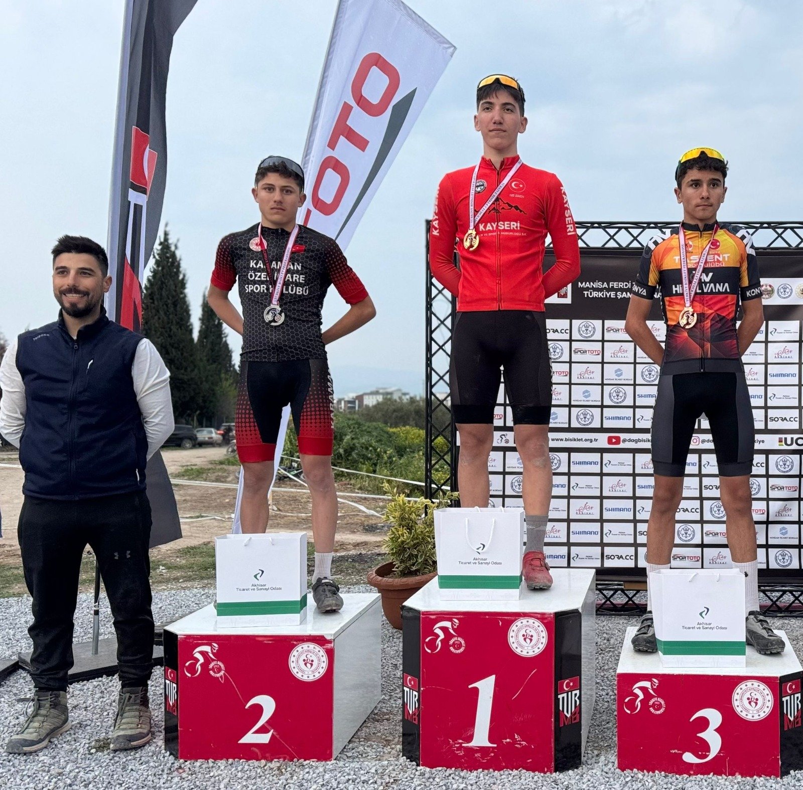 Karamanli Veli Saridan Gumus Madalya1