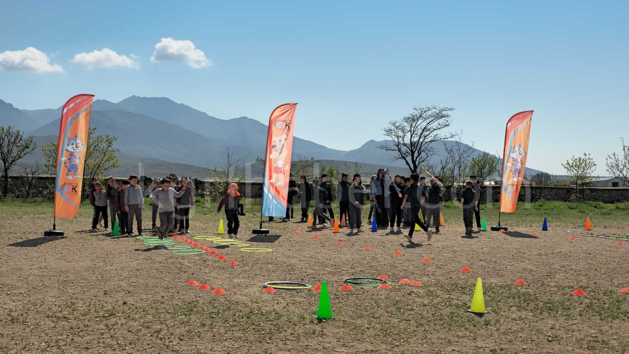 Kisecikte Super Cocuklar Pistte Costu Sporla Dolu Bir Gun Yasandi17