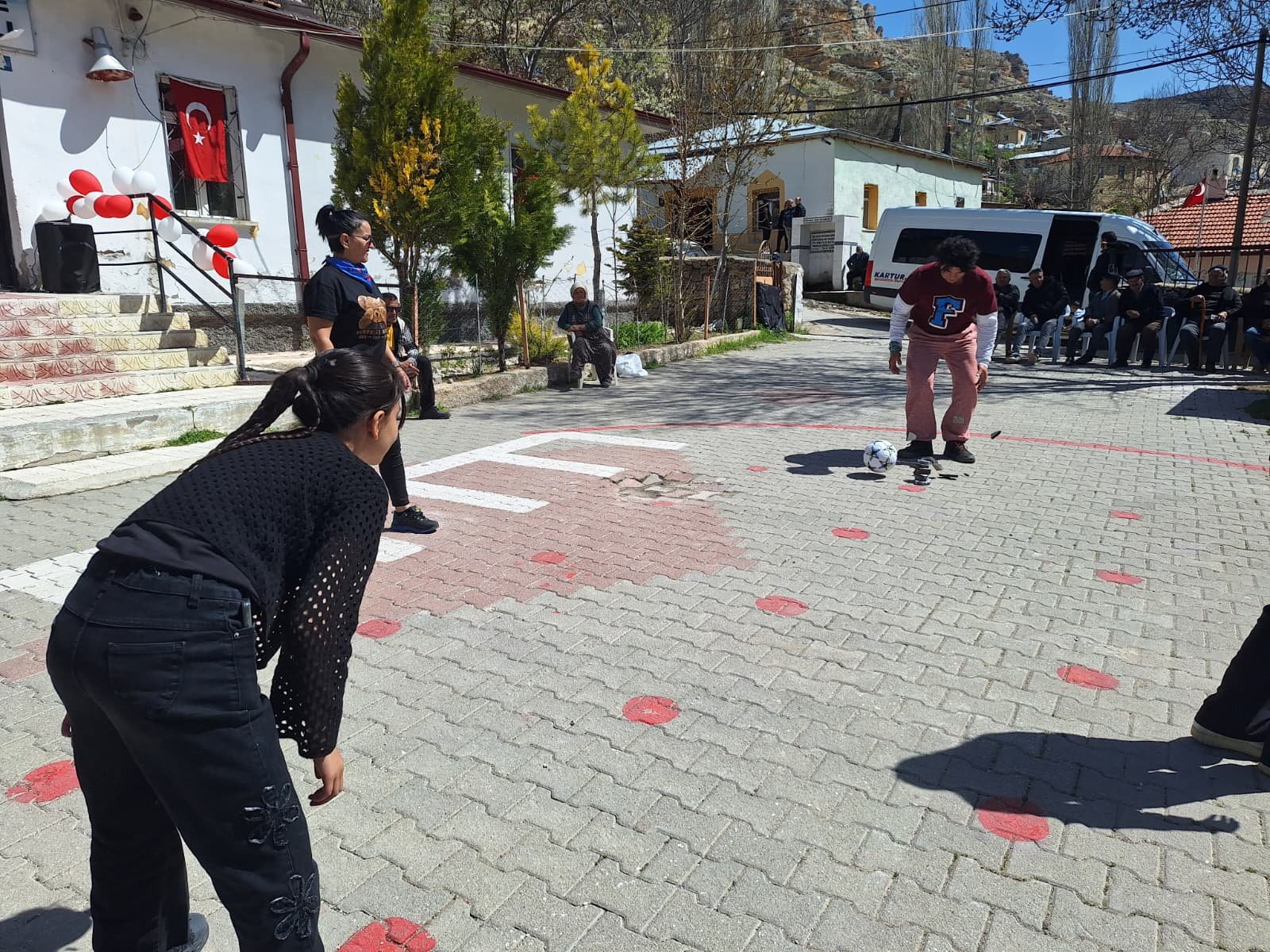 Kultur Sanat Gezi Kulubu Koyde 23 Nisan Coskusu Yasatti (6)