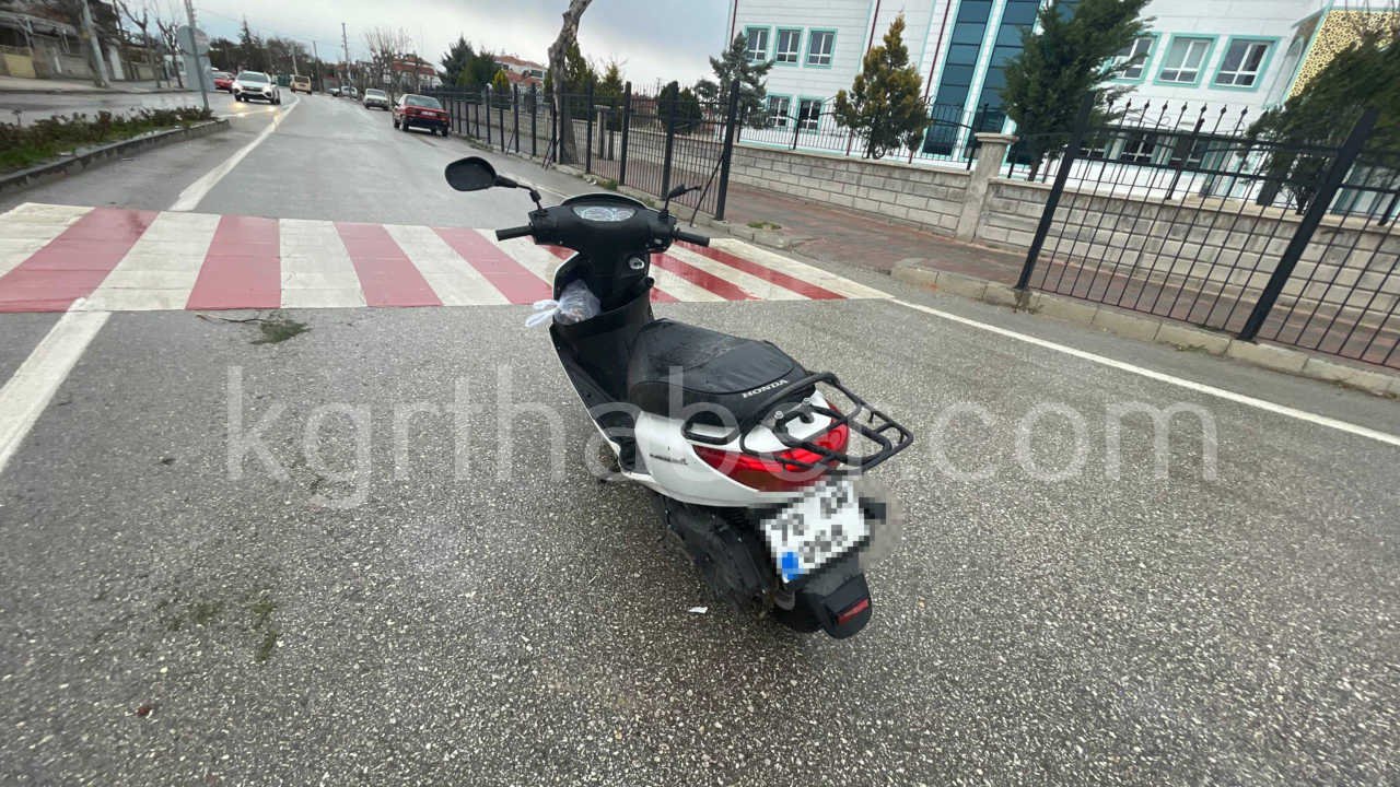 Minibusle Motosiklet Kavsakta Carpisti 1 Yarali5