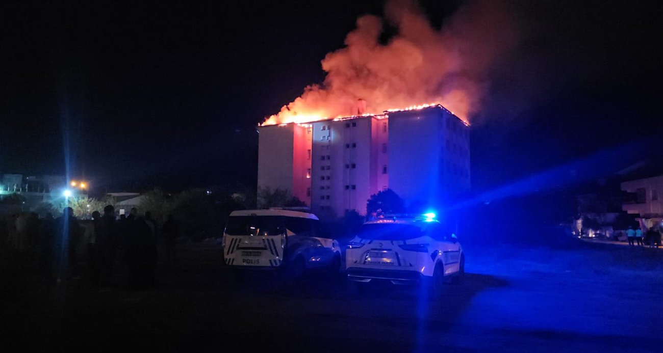 Nazilli Fen Lisesi Yurdunda Yangin 46 Ogrenci Tahliye Edildi2