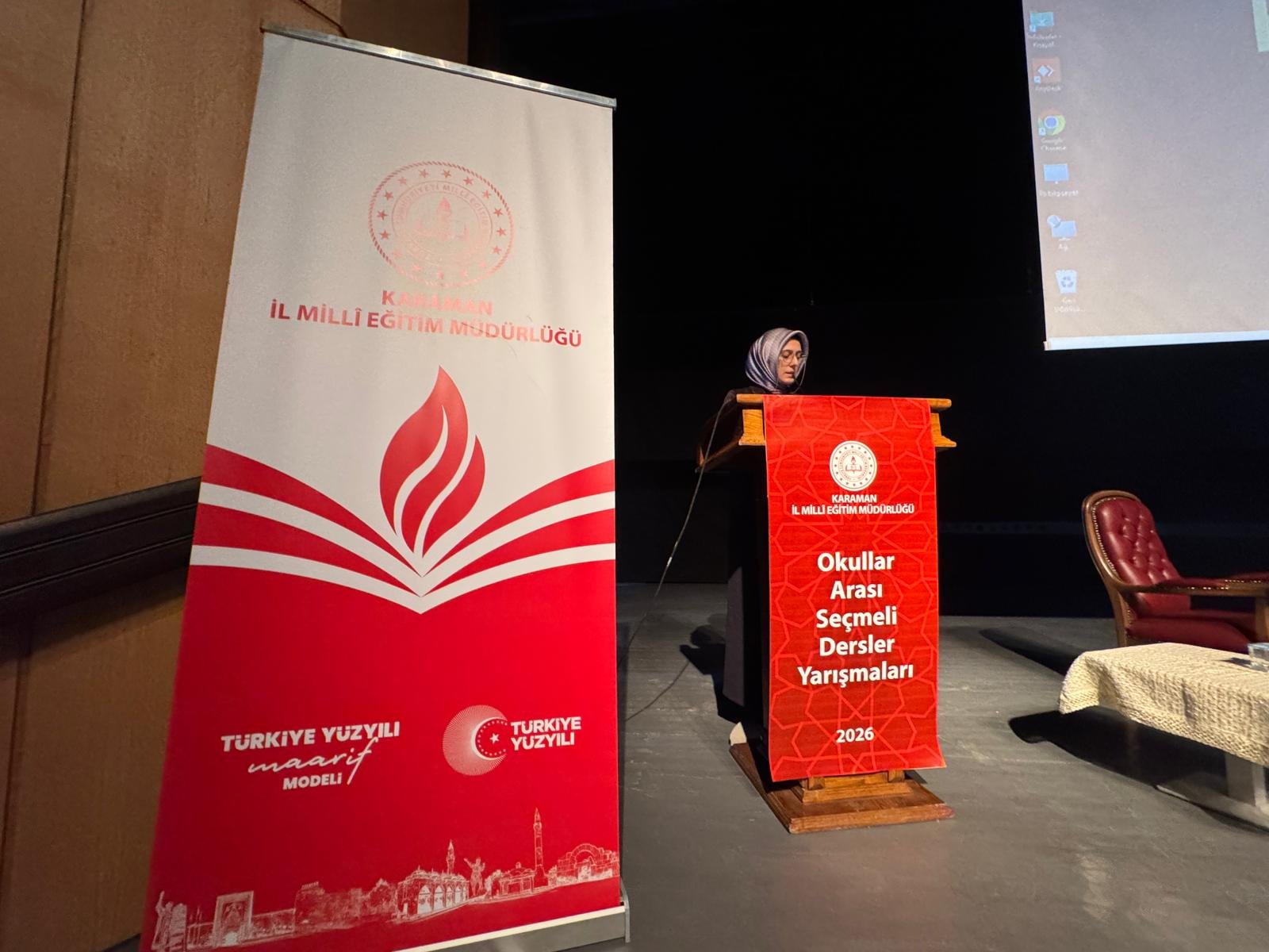 Ogrenciler Kuran I Kerimi Guzel Okumak Icin Yaristi (5)