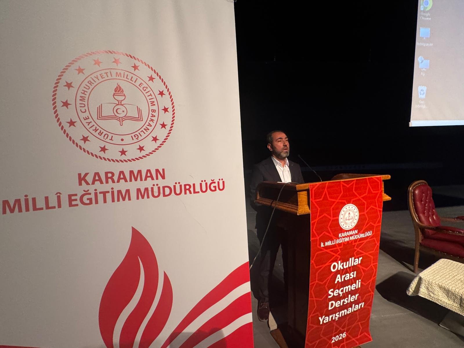 Ogrenciler Kuran I Kerimi Guzel Okumak Icin Yaristi (6)