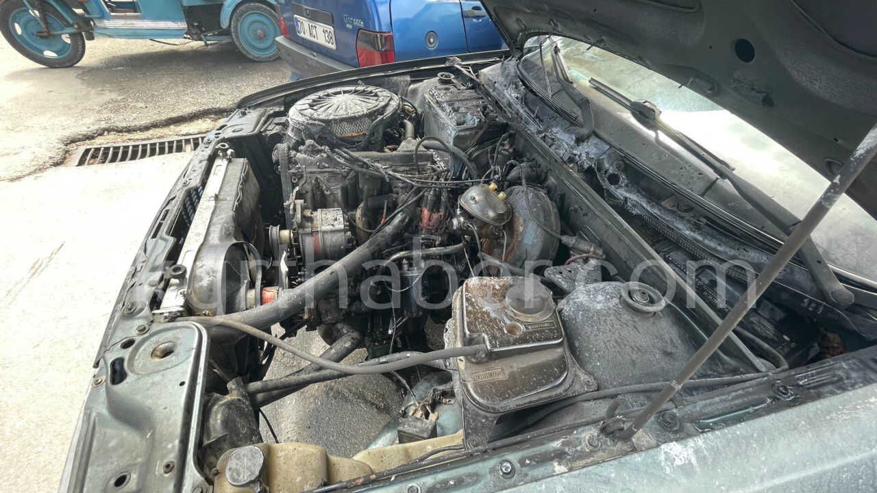 Otomobildeki Yangini Cevredeki Esnaf Sondurdu2