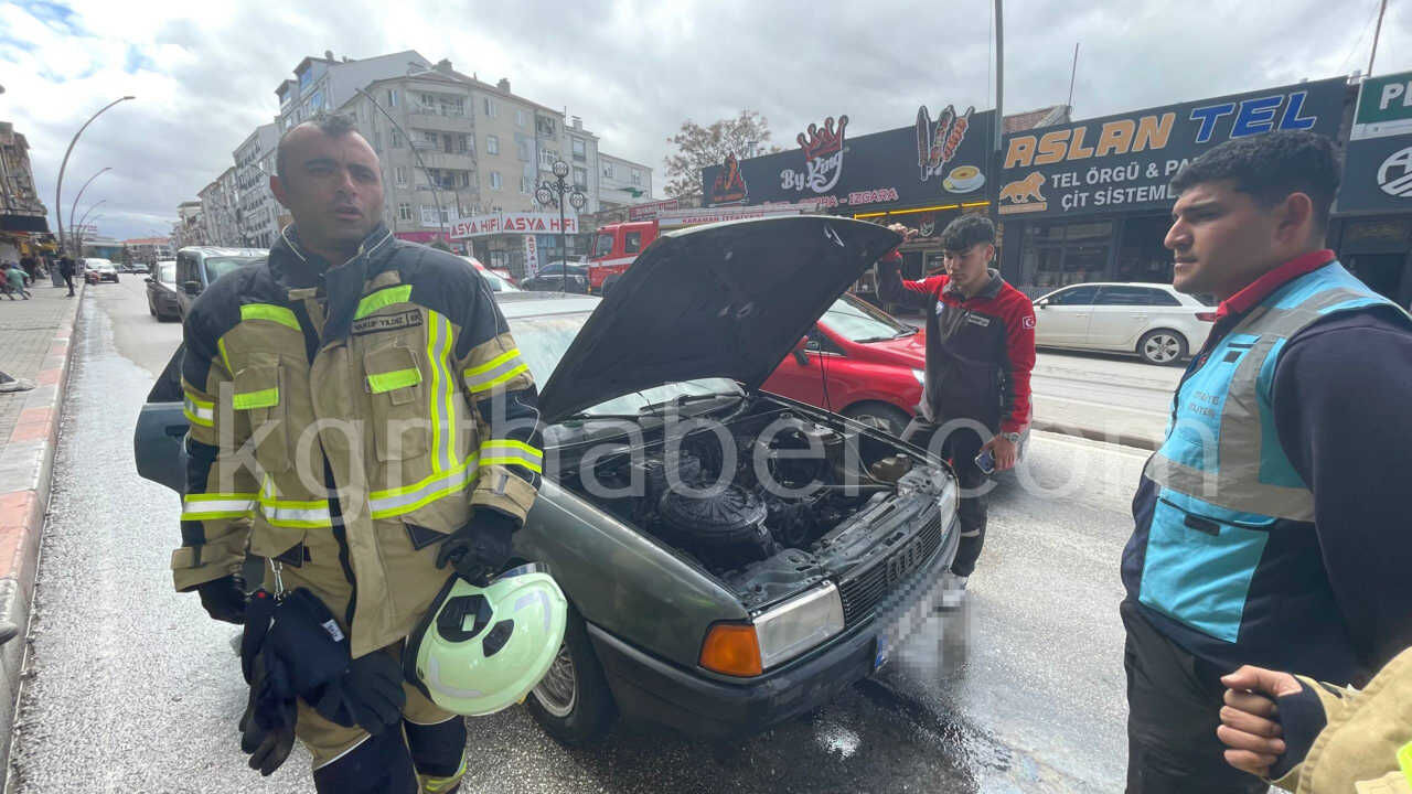 Otomobildeki Yangini Cevredeki Esnaf Sondurdu4