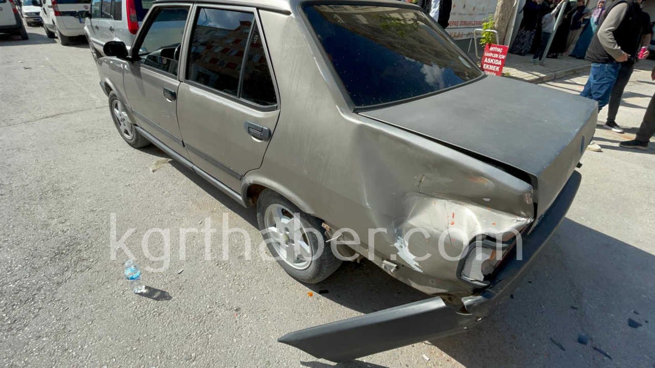 Otomobille Carpisan Motosiklet Park Halindeki Araca Carpti 1 Yarali3