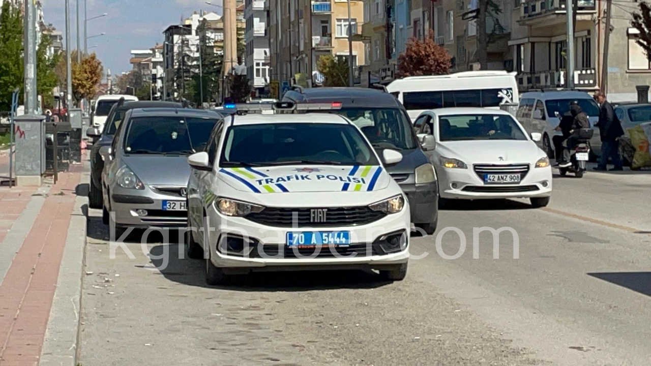 Otomobille Carpisan Motosiklet Park Halindeki Araca Carpti 1 Yarali4