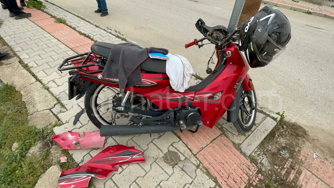 Otomobille Carpisan Motosikletli Genc Yaralandi2