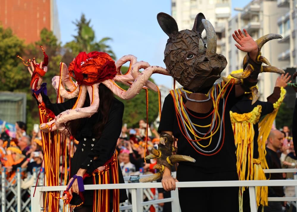 Portakal Cicegi Karnavalinda Renkli Goruntuler5