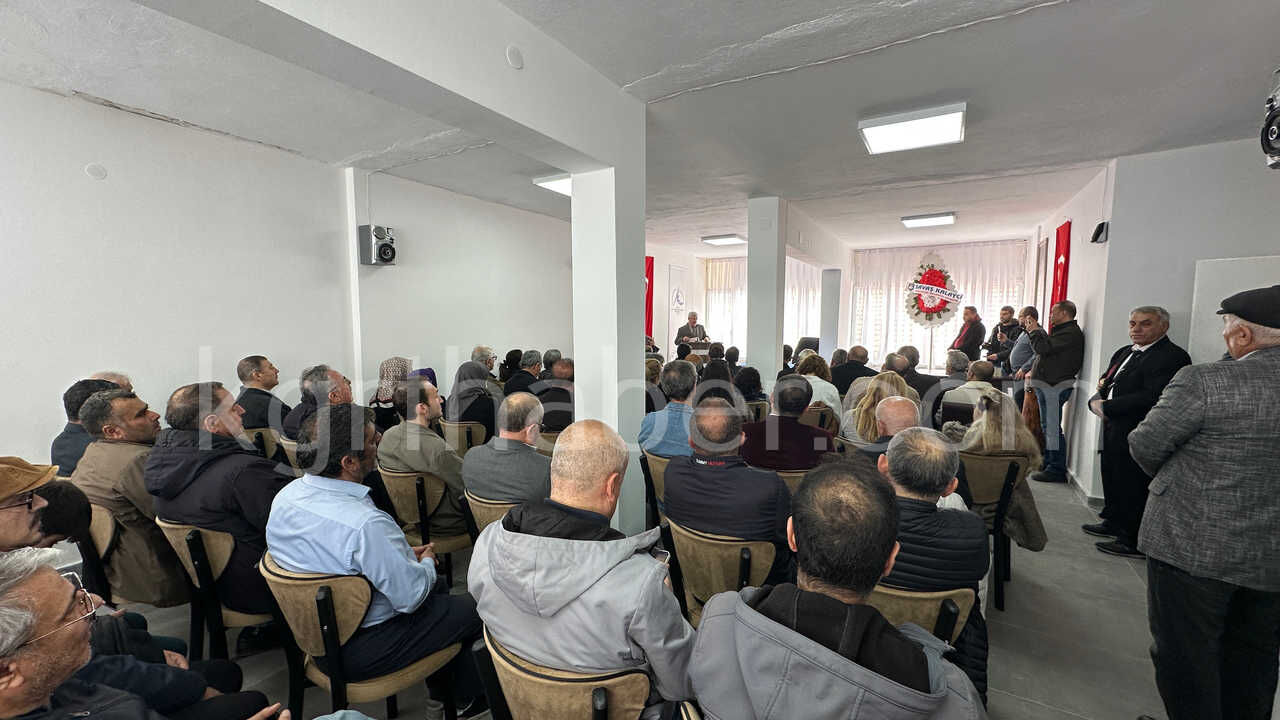 Sair Ve Yazarlar Karamanda Tek Cati Altinda Toplandi0