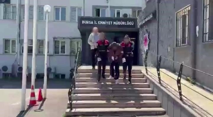 Tiktok Canli Yayininda Kanli Kavga Bursada Bir Kadin Bicaklandi (2)