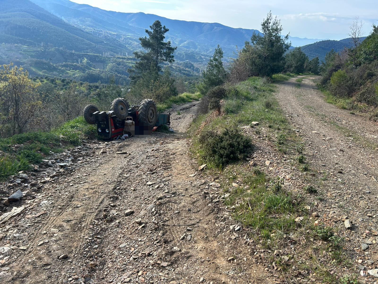 Traktor Faciasi Ayni Aileden 3 Can Gitti (2)
