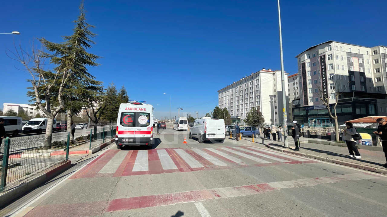 Universiteli Genc Kiz Kazada Agir Yaralandi3