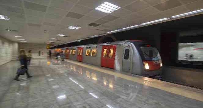 ankara-metroda-acil-durum-binlerce-kisi-yolda-kaldi2