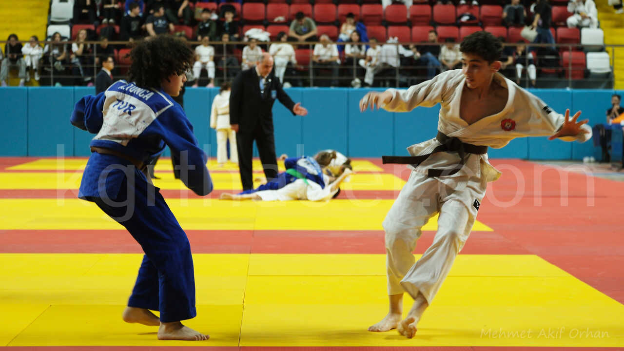 71 Ilden 1365 Sporcu Turk Dil Bayrami Icin Karamanda Bulustu10