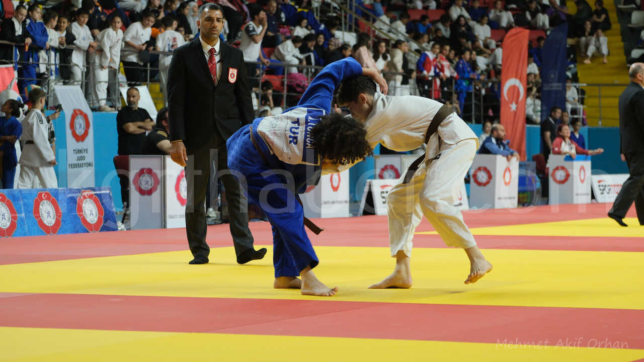 71 Ilden 1365 Sporcu Turk Dil Bayrami Icin Karamanda Bulustu12