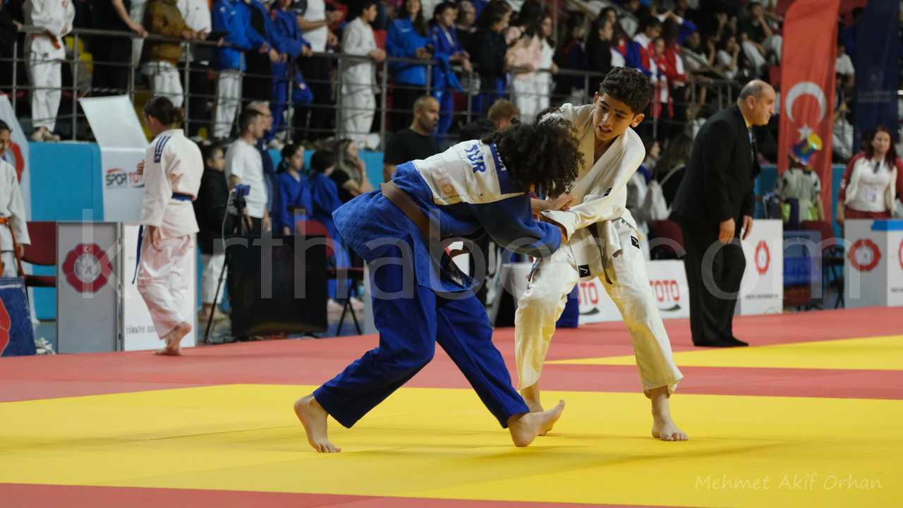 71 Ilden 1365 Sporcu Turk Dil Bayrami Icin Karamanda Bulustu13