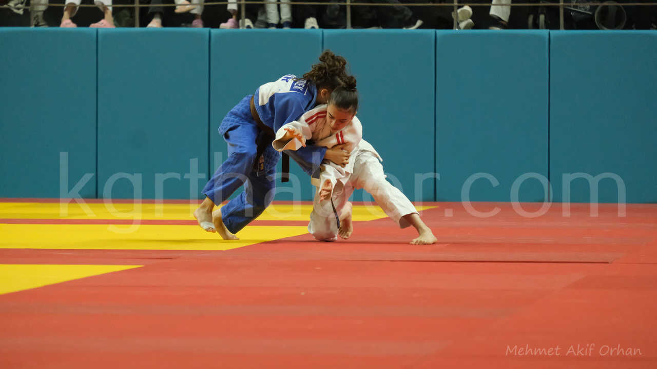71 Ilden 1365 Sporcu Turk Dil Bayrami Icin Karamanda Bulustu15