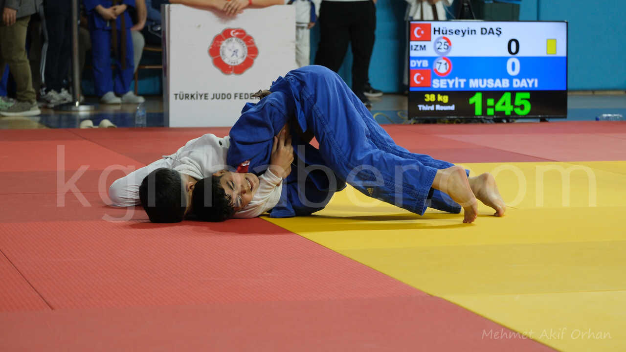 71 Ilden 1365 Sporcu Turk Dil Bayrami Icin Karamanda Bulustu8