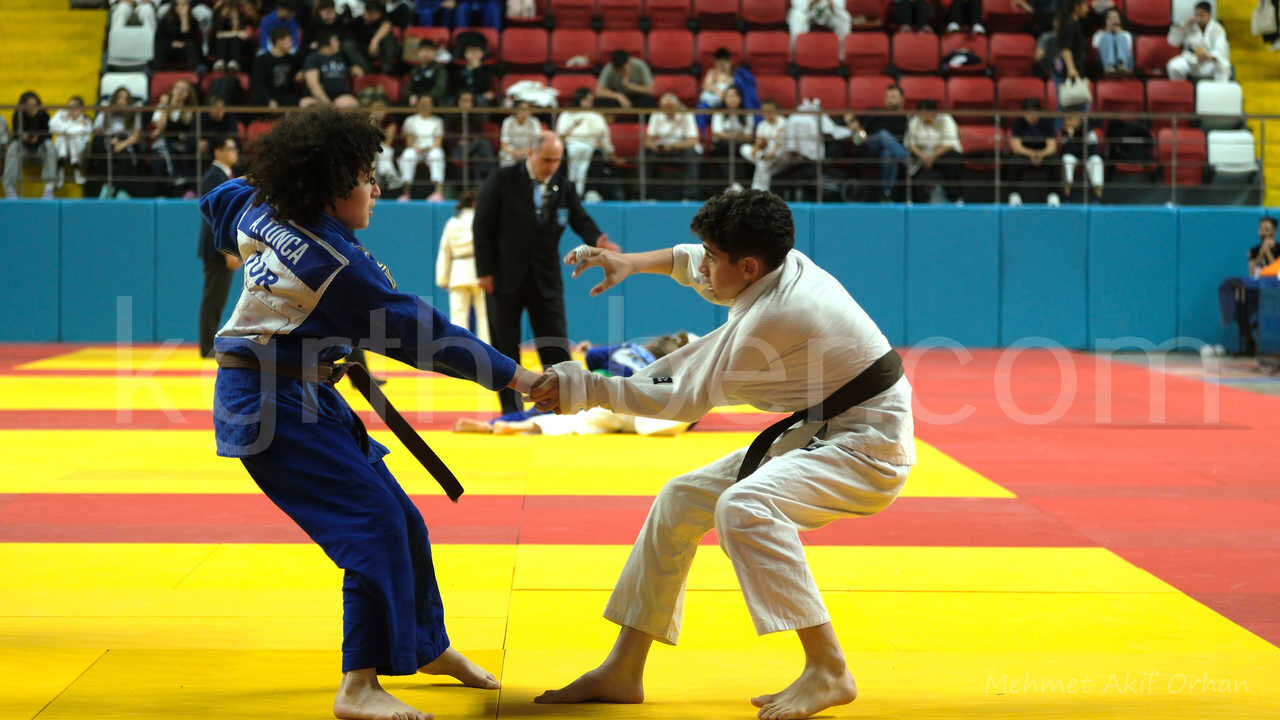 71 Ilden 1365 Sporcu Turk Dil Bayrami Icin Karamanda Bulustu9
