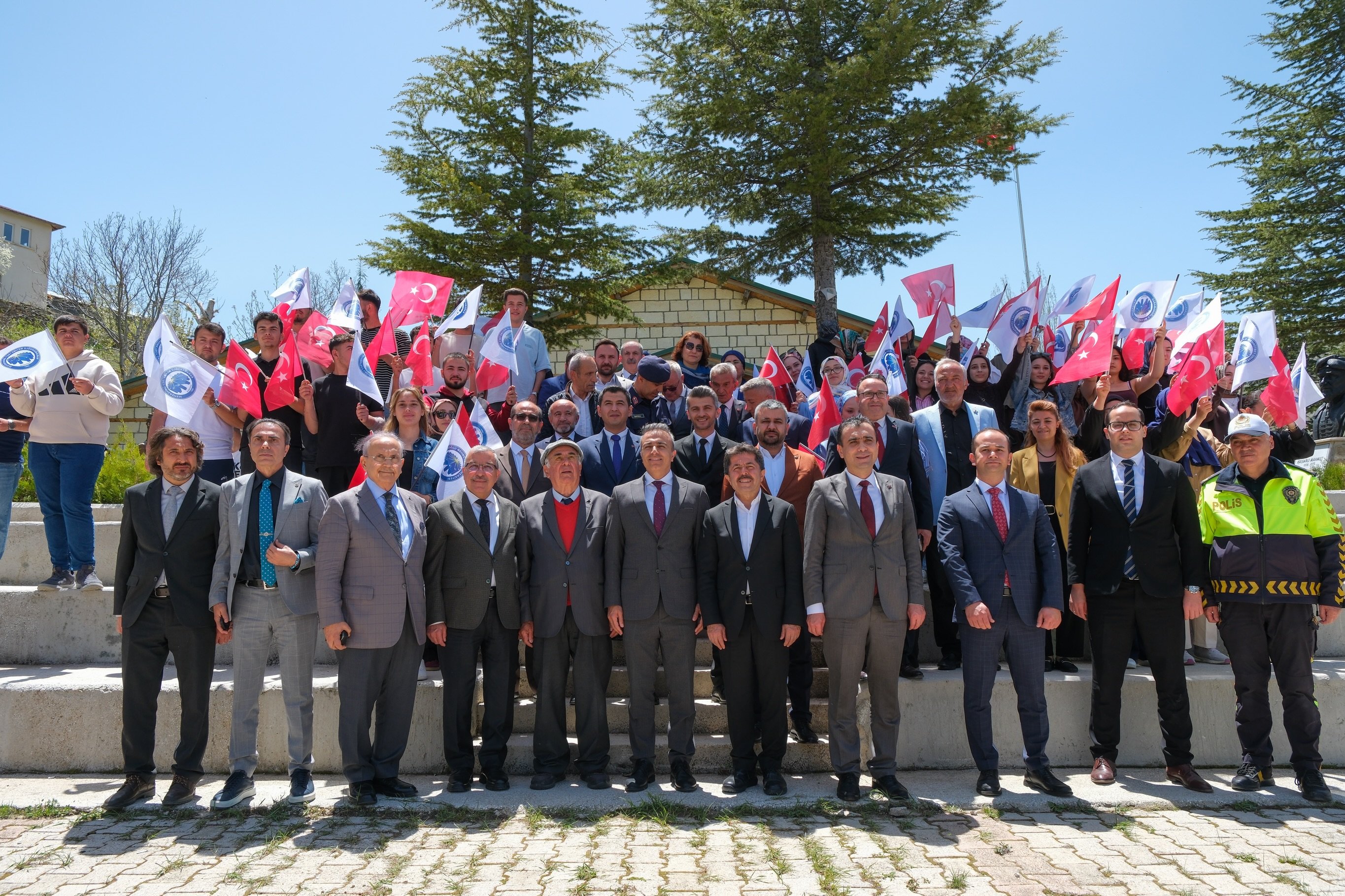 749Uncu Turk Dil Bayrami Etkinlikleri Balkusanda Basladi (2)